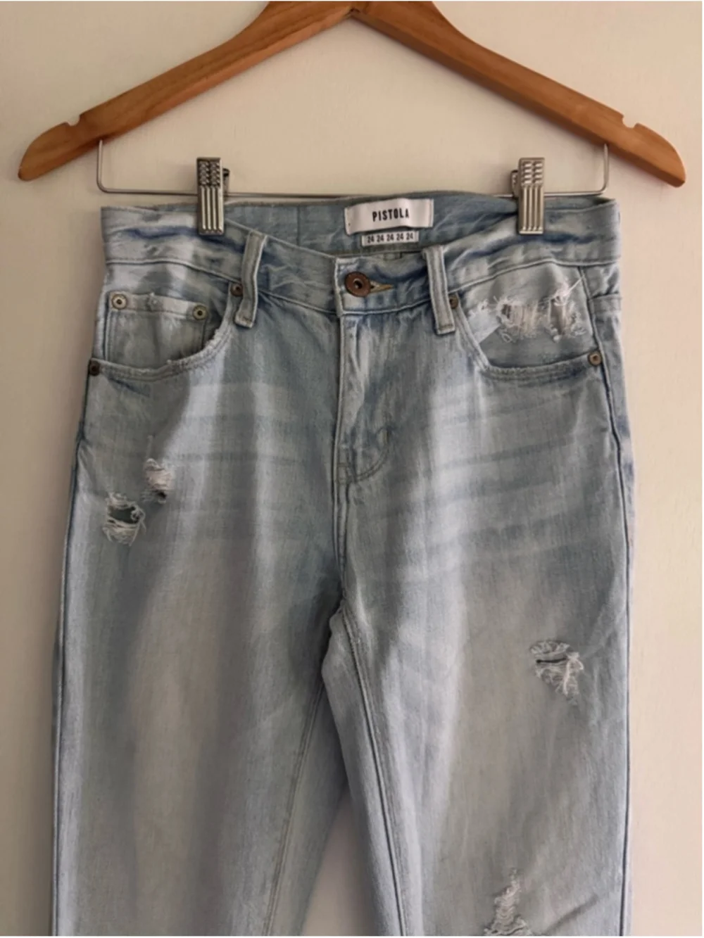 distressed light wash slim straight jeans size 24